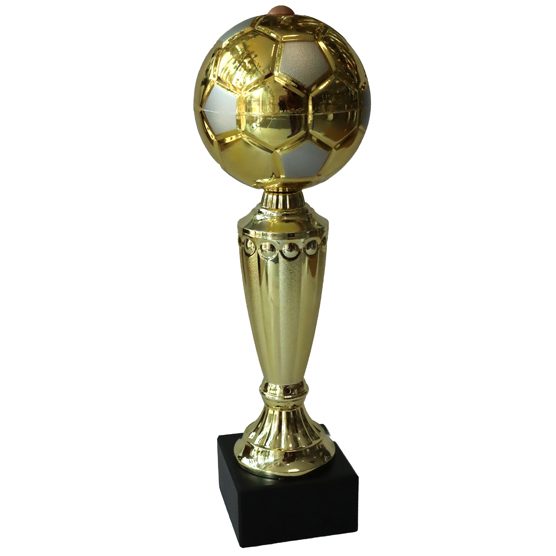 Futbalová trofej 670